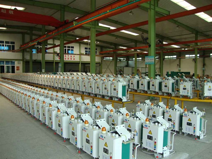 為吉利汽車提供的懸掛式點(diǎn)焊機(jī)